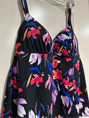 Swimsuits for all. 36D Tankini.  New Flyaway full coverage Molded cups underwire